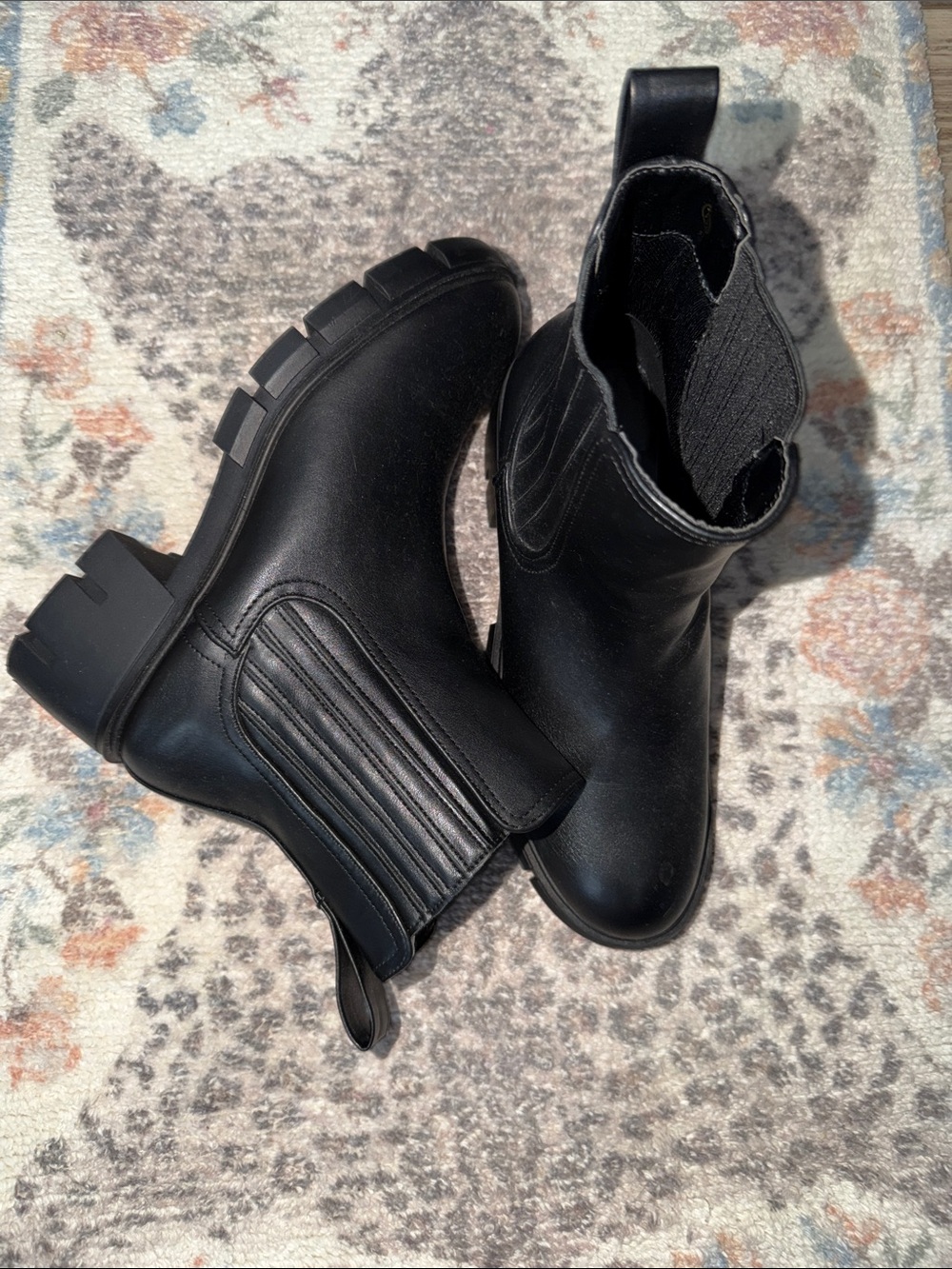Women's Black Chelsea Boots - Sleek Slip-On Style